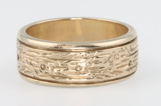 A 9ct yellow gold wedding band size L, 6 grams