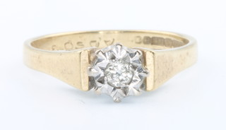 An 18ct yellow gold single stone diamond ring 