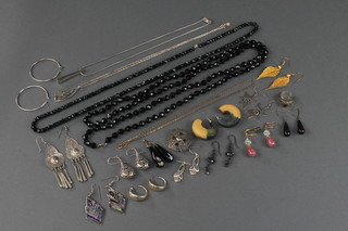 An Iona silver brooch and minor costume jewellery