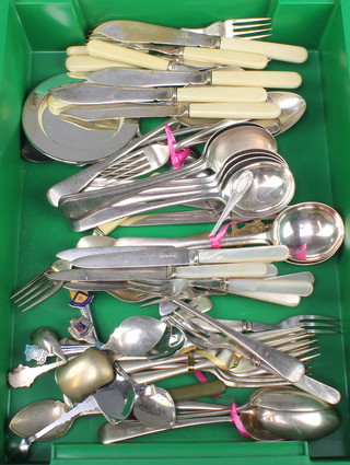 Minor silver plated cutlery, souvenir spoons etc 
