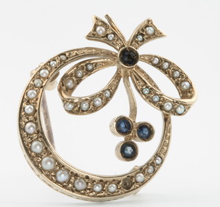 A 9ct yellow gold sapphire and seed pearl brooch 