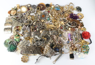 Minor Victorian and later costume jewellery