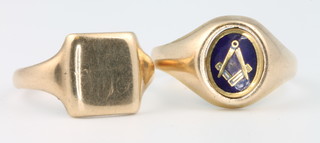 A 9ct yellow gold gentleman's Masonic swivel ring size W together with a 9ct yellow gold gents signet ring size U 1/2, 11 grams