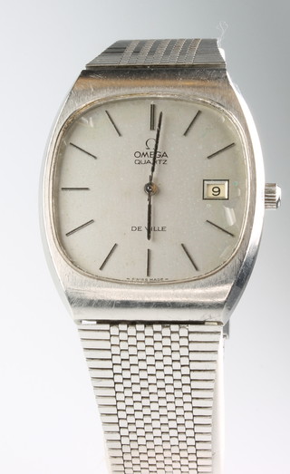 A gentleman's steel cased Omega Deville quartz calendar wristwatch 
