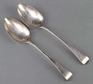 2 Georgian silver table spoons London 1799 and 1804, 188 grams 