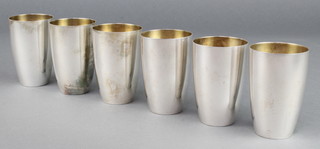 A set of 6 800 standard plain bodied beakers 171 grams 