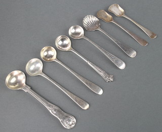 A George IV Silver Kings pattern salt spoon and minor spoons, 78 grams