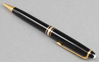 A Montblanc propelling ballpoint pen 