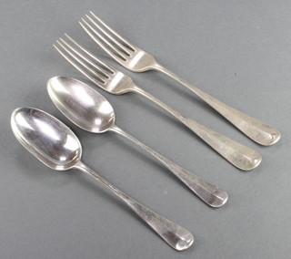 2 Victorian silver rat tail dessert spoons, London 1891 and 2 silver table forks London 1891, 230 grams 