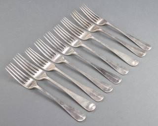 A matched set of 9 Victorian and later silver forks London 1891, 1893 and 1916, 425 grams