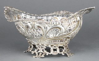 A good Victorian pierced silver bowl with floral and scroll rim, London 1892, maker William Comyns & Sons, 11", 512 grams 