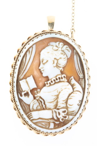 A 9ct yellow gold cameo brooch pendant 