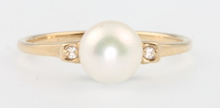 A 14ct yellow gold cultured pearl and diamond ring size M 1/2"