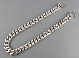 A silver flat link necklace 19", 329 grams 