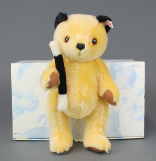 A Steiff limited edition Sooty 663932  boxed and with certificate 