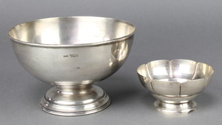 An Edwardian silver pedestal bowl Sheffield 1902 6" together with a sterling silver lobed ditto 3 1/2" 260 grams 