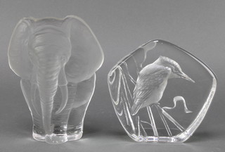 2 Scandinavian glass paperweights Woodpecker and elephant 