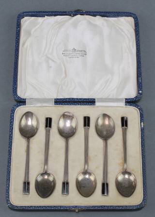 A set of 6 silver and enamelled Art Deco coffee spoons, cased Birmingham 1935, 46 grams