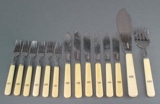 A matched set of silver bladed fish eaters for 6  and a pair of servers, Sheffield 1906/11/17