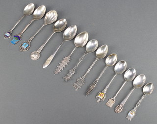A quantity of Continental silver spoons, 152 grams