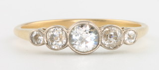 A yellow gold 5 stone diamond ring approx. 0.5ct, size N 