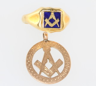 A 9ct yellow gold enamelled Masonic ring size P and a do. fob 7.1 grams 