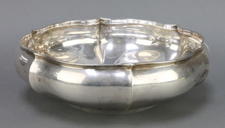 A stylish Continental silver  fruit bowl 704 grams 11" 