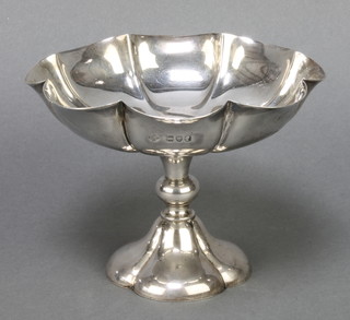 An Edwardian silver pedestal tazza London 1901 272 grams 