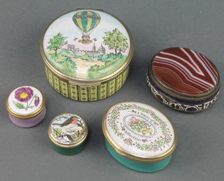 A banded agate and oval enamelled patch box 2", a Bilston and Battersea enamelled patch box and a Crummles ditto 
