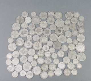 A quantity of pre-1947 UK coinage 590 grams 