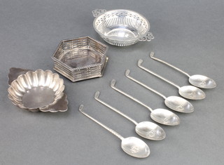 A set of 6 novelty silver golf teaspoons, a hexagonal dish and 2 porringers 252 grams 
