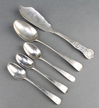 A George IV silver butter knife London 1829 and minor spoons, 118 grams 
