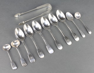 A set of 6 George IV silver teaspoons Newcastle 1825, a pair of silver sugar nips, 3 mustard spoons and a teaspoon 