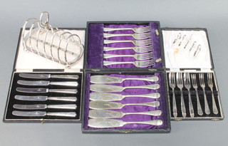 A silver plated 7 bar toast rack, minor cased sets and plated wares 