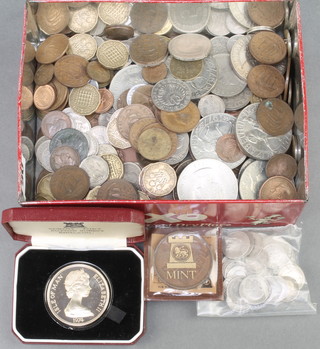A Pobjoy mint 1974 crown and minor coins