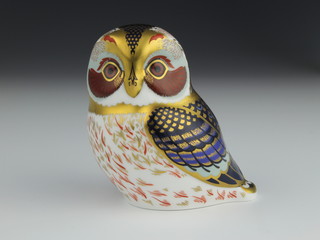 A Royal Crown Derby Imari pattern paperweight Tawny owl with gold stopper 3 1/2" 