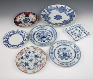 A pair of 18th Century Chinese blue and white plates decorated with flowers 9", a do. with ochre border 8 1/2", an Imari dish and a transfer dish decorated with flowers, a plate and dish