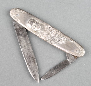 German Empire, an unmarked double bladed pocket knife the grip decorated a portrait bust of Von Hindenburg and German troops, 1 blade 2 1/2" (with nick) and the other  2"
