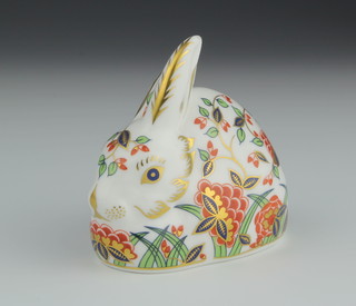 A Royal Crown Derby Imari pattern paperweigh Meadow Rabbit with gold stopper, an exclusive for the Royal Crown Derby Collector's Guild signed Signed Sue Rowe 3 1/2" 