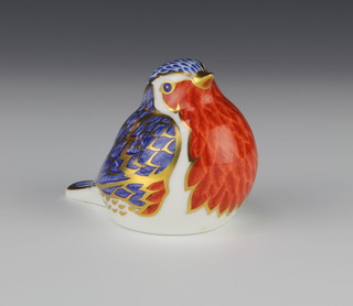 A Royal Crown Derby Imari pattern paperweight Robin with gold stopper 3 1/2" 