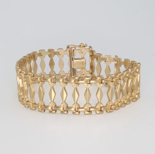 A 9ct yellow gold fancy link bracelet 13 grams