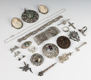 A quantity of silver jewellery including Scottish hardstone 
