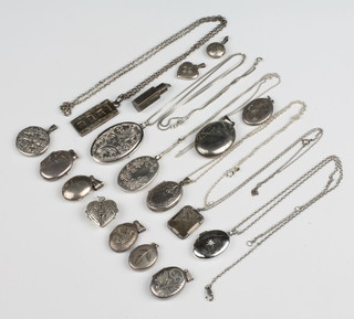 A quantity of silver lockets, pendants and ingots 144 grams