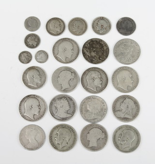 A quantity of pre-1947 English coins 228 grams 
