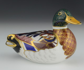 A Royal Crown Derby Imari pattern paperweight Duck with gold stopper 5 1/2" 