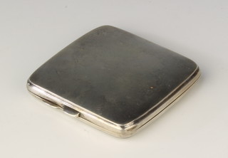 A square silver cigarette case Birmingham 1919, 104 grams
