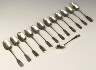 A quantity of silver tea spoons, mixed dates, 276 grams