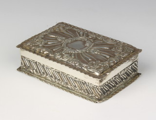 A Victorian rectangular silver repousse trinket box, London 1898, 4" x 2 1/2" x 1 1/4"