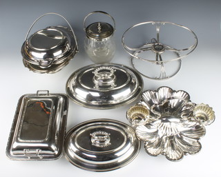 An Edwardian plated bowl stand, minor plated items