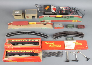 A Triang power unit P4.5 together with various items of Triang rolling stock etc 